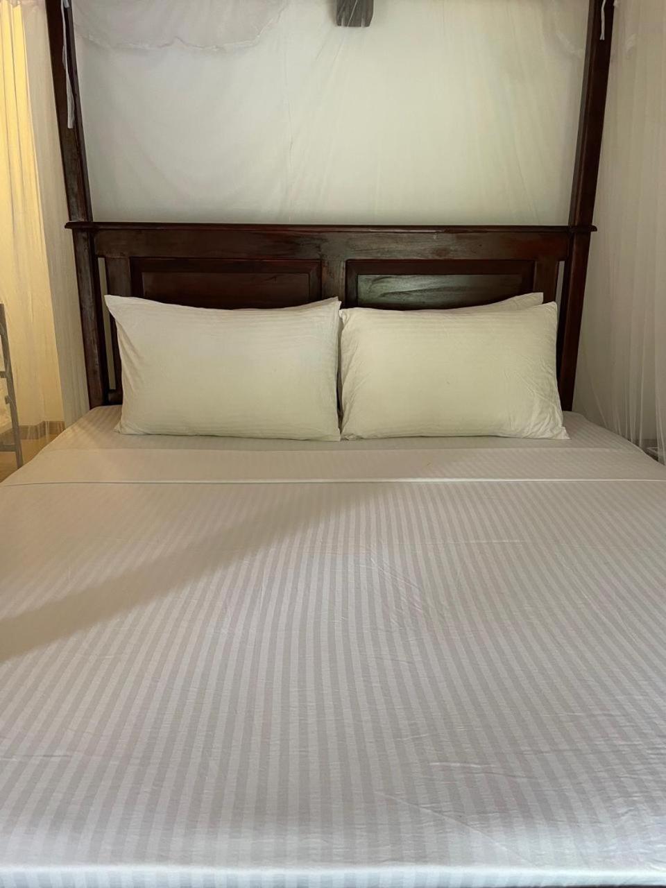 Edward'S Bungalow Tangalle Bagian luar foto